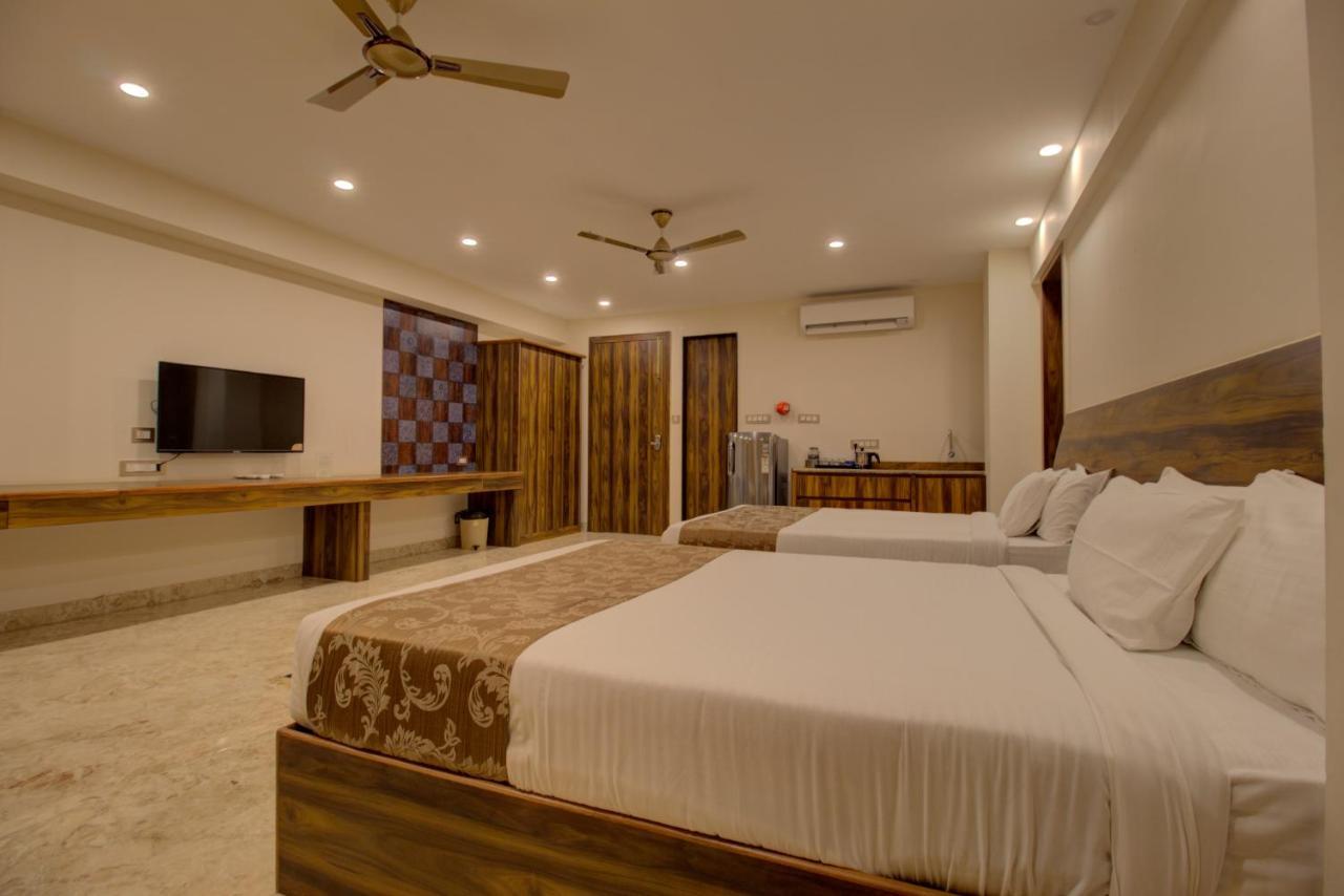 Greenstones Boutique Hotel Nashik Bagian luar foto